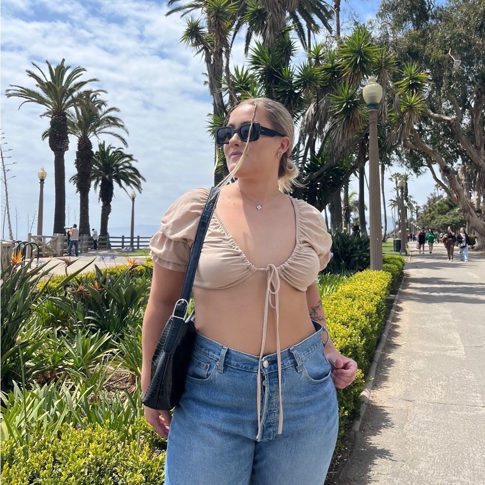 Tie top